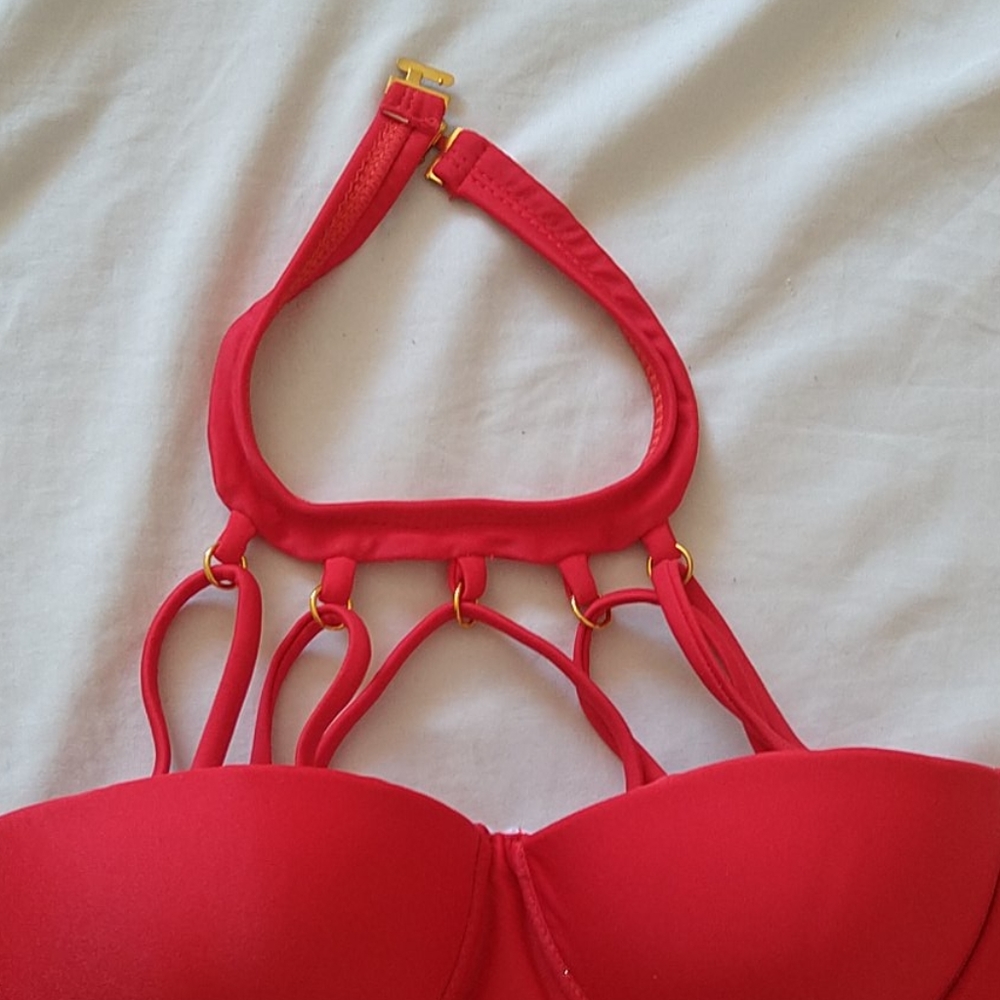 Bikini - Picture 3 of 4